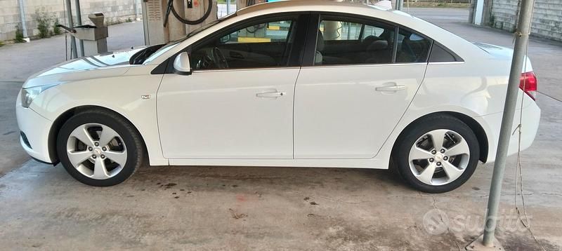 Usata Chevrolet Cruze LT 150 CV (110 kW) 2010 Bianco Berlina