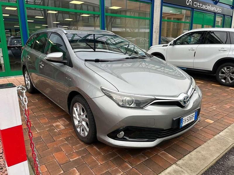 Usata Toyota Auris Touring Sports Business Edition 99 CV (72 kW) 2017 Station wagon