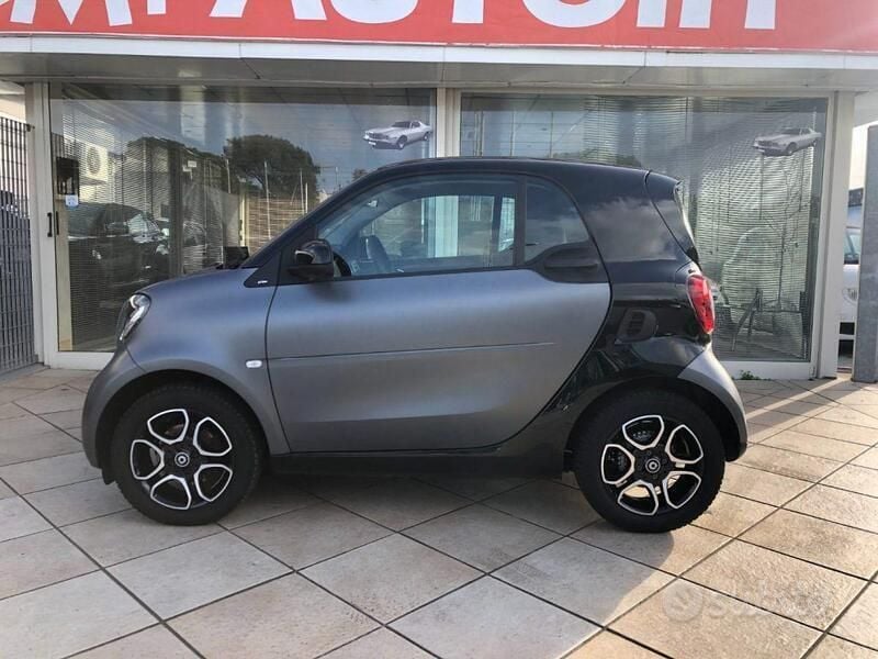 Usata Smart ForTwo Coupé Prime 90 CV (66 kW) 2018 Antracite Utilitaria