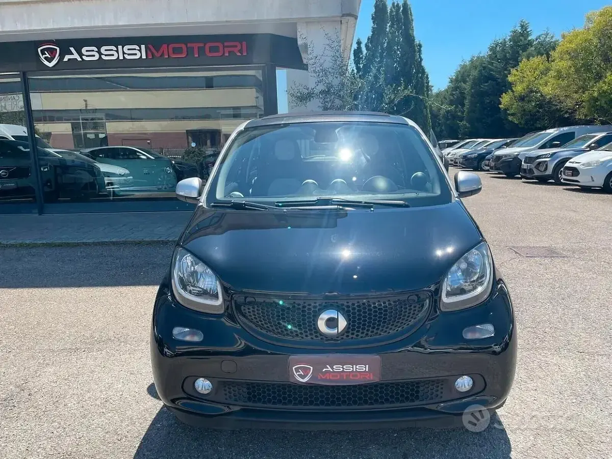 Usata Smart ForFour 71 CV (52 kW) 2015 Nero Utilitaria