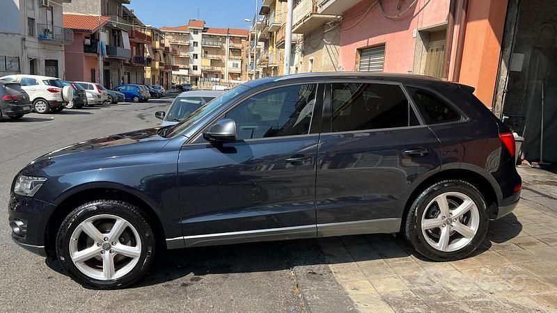 Blu Usata 2011 Audi Q5 SUV | 11.000 € - Immagine 1/4