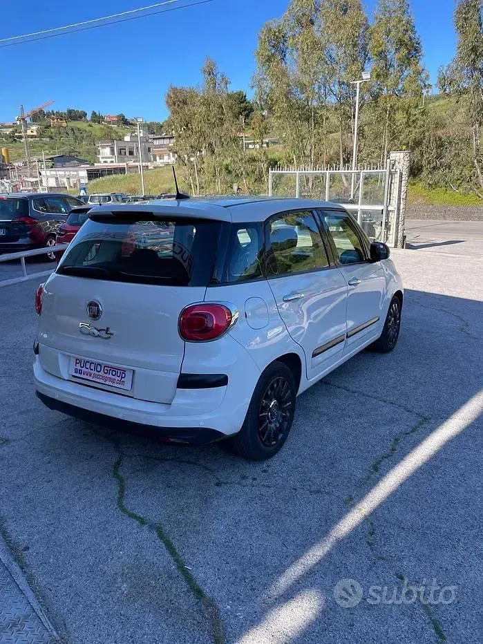 Usado Fiat 500L Lounge 95 CV (69 kW) 2017 Blanco Monovolumen