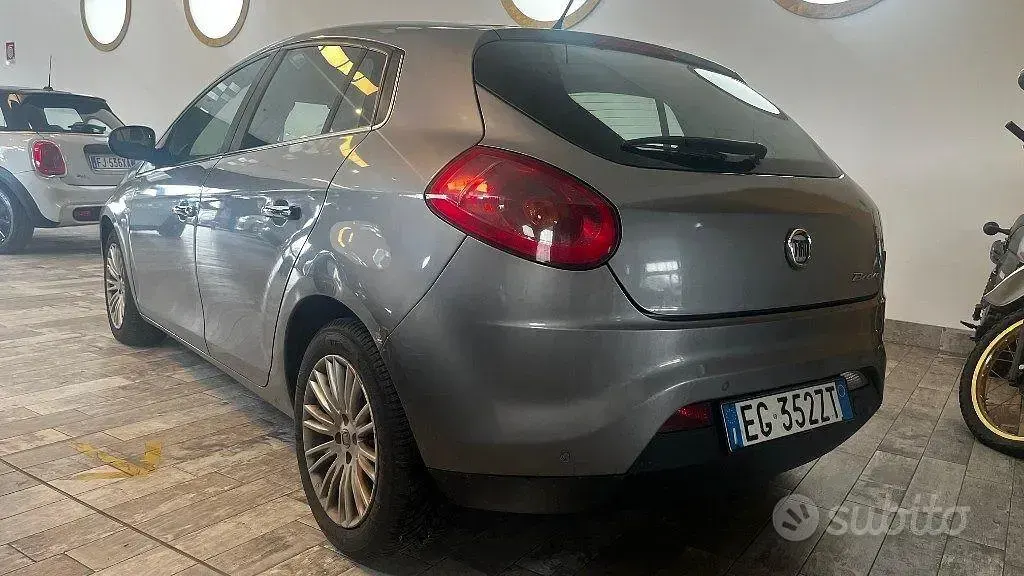 Usata Fiat Bravo Dynamic 105 CV (77 kW) 2011 Grigio Utilitaria