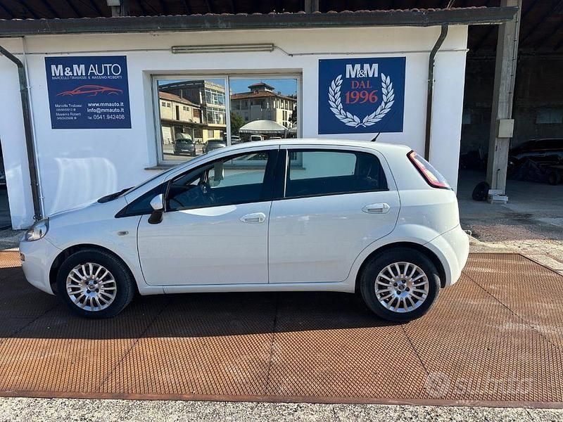 Bianco pastello Usata 2013 Fiat Punto Street Due volumi | 8500 € - Immagine 1/4