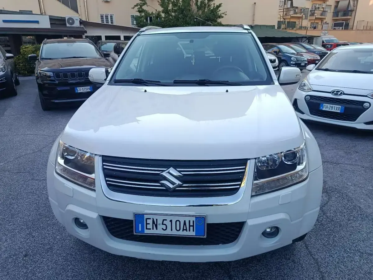 Usata Suzuki Grand Vitara 129 CV (94 kW) 2012 Bianco SUV