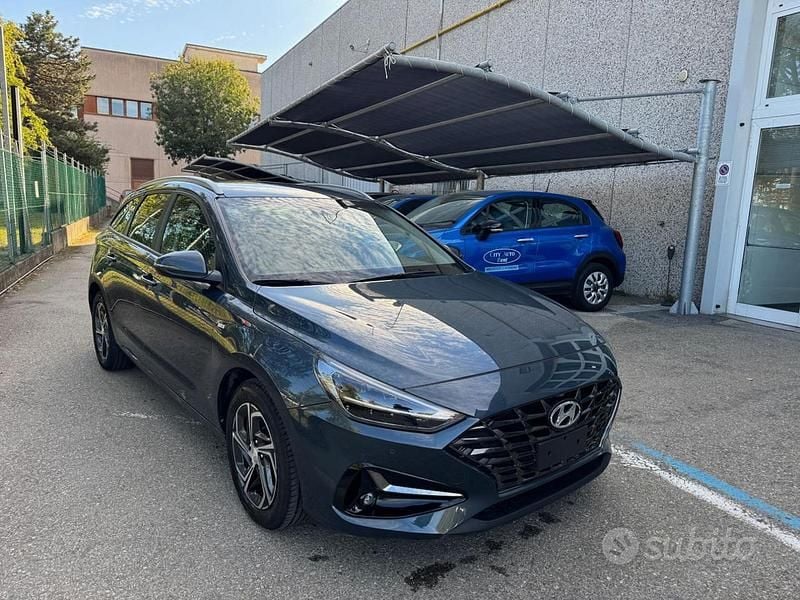 Usata Hyundai i30 N Line 120 CV (88 kW) 2023 Grigio metallizzato Station wagon