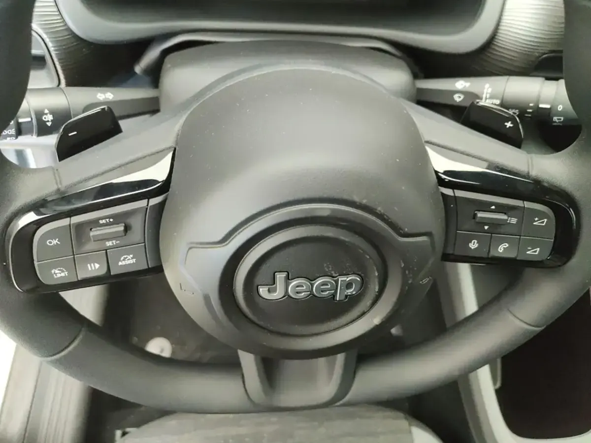 Nuova Jeep Avenger Longitude 110 CV (80 kW) 2025 Beige SUV