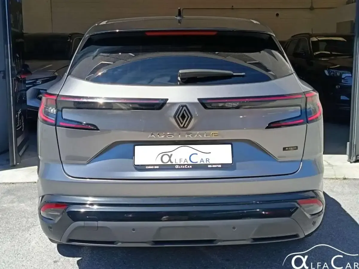 Usata Renault Austral Techno 131 CV (96 kW) 2023 Grigio scisto SUV
