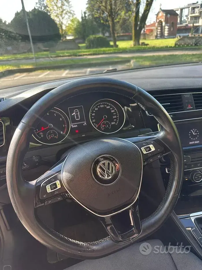 Usata VW Golf VII 122 CV (89 kW) 2013 Verde Berlina
