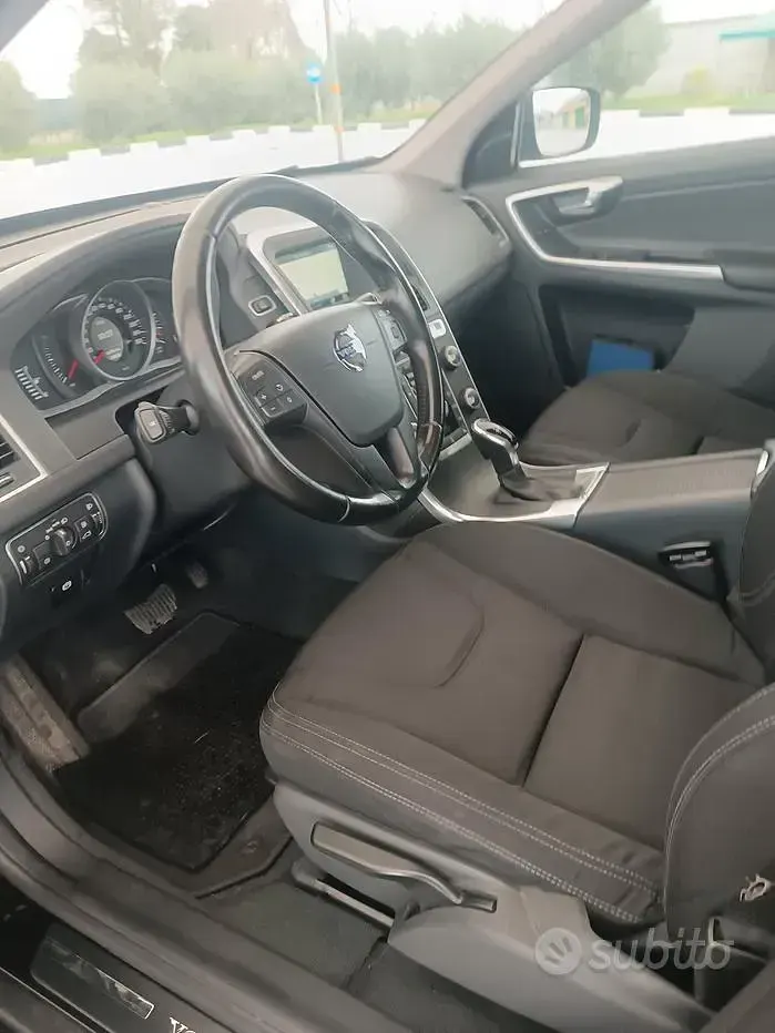 Usata Volvo XC60 Momentum 150 CV (110 kW) 2015 Nero SUV
