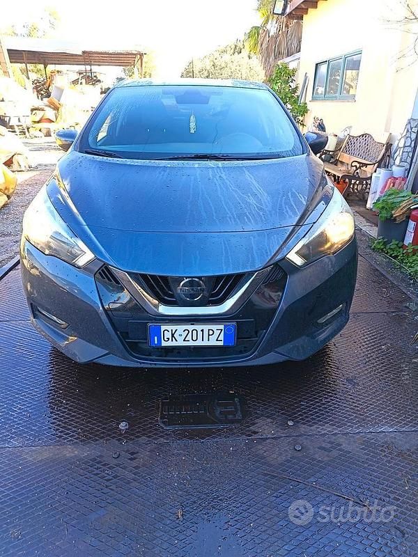 Usata Nissan Micra Tekna 122 CV (89 kW) 2018 Grigio Utilitaria