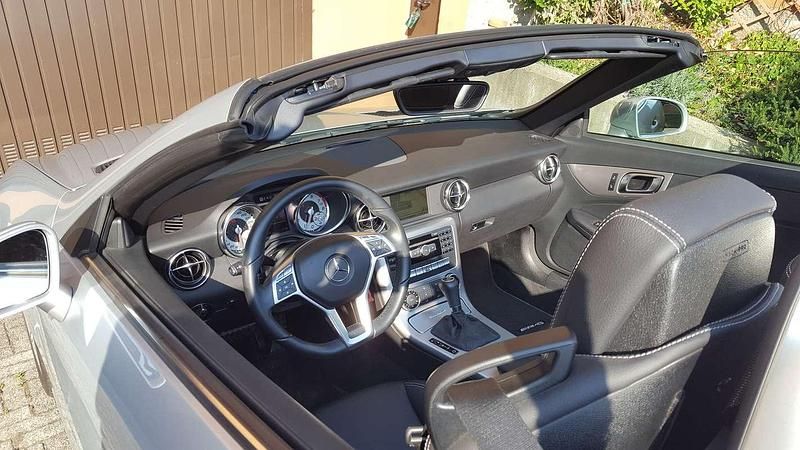Usata Mercedes SLK200 Premium 184 CV (135 kW) 2013 Argento Cabrio