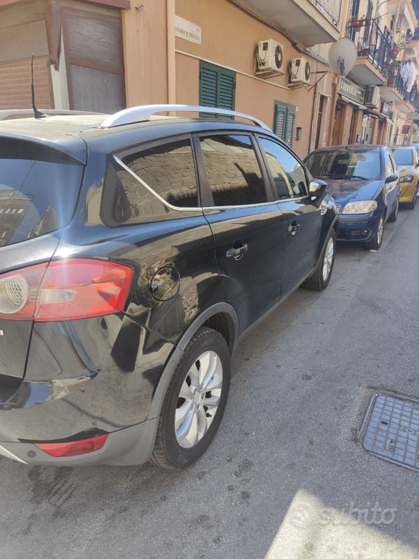 Usata Ford Kuga 163 CV (119 kW) 2010 Nero SUV