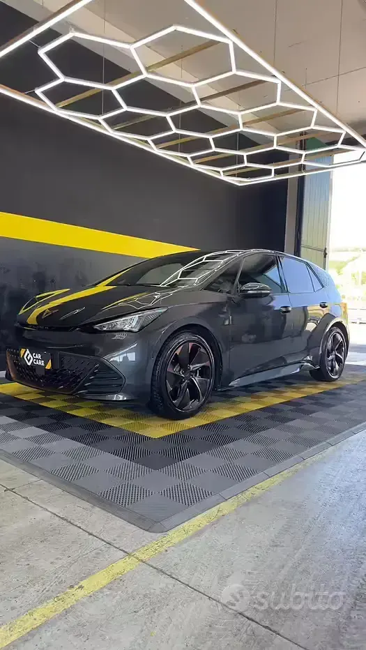 Usata Cupra Born e-Boost 69 kW (95 CV) 2023 Utilitaria