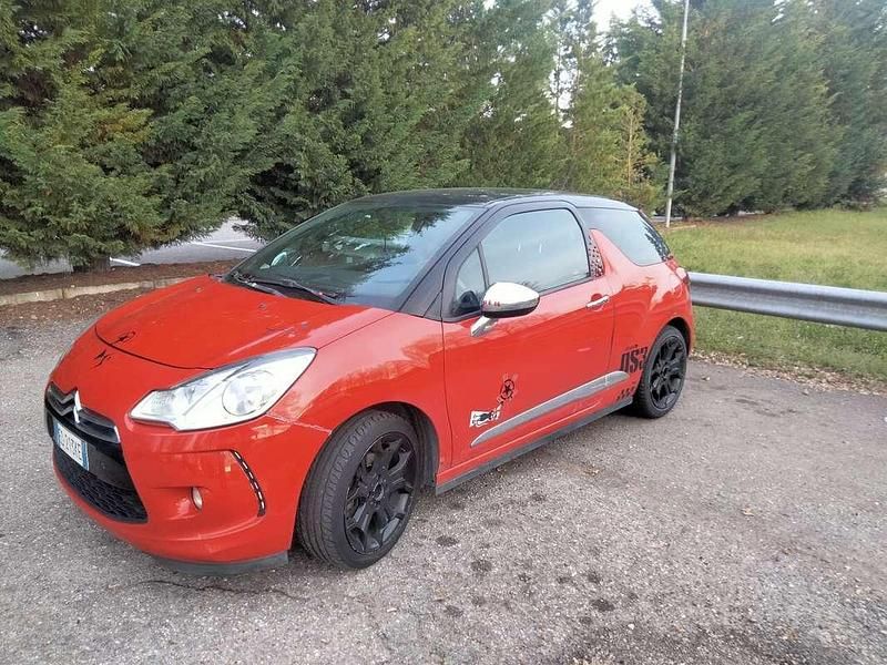 Usata Citroën DS3 So Chic 120 CV (88 kW) 2010 Rosso Utilitaria