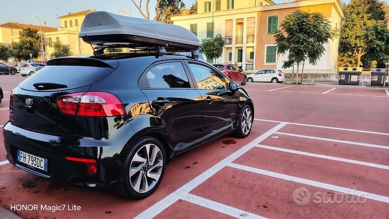 Usata Kia Rio 90 CV (66 kW) 2017 Nero Berlina