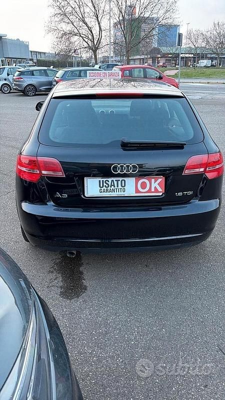 Usado Audi A3 Ambiente 105 CV (77 kW) 2010 Negro Utilitario