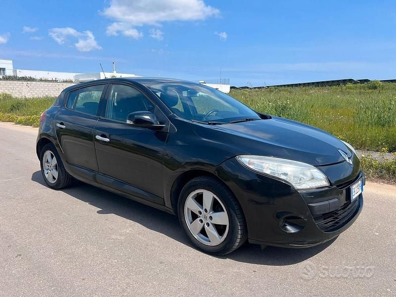 Usata Renault Mégane 110 CV (80 kW) 2010 Nero Berlina