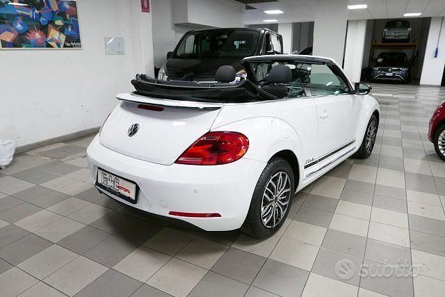 Usata VW Beetle Cabriolet CLUB 105 CV (77 kW) 2015 Bianco Cabrio