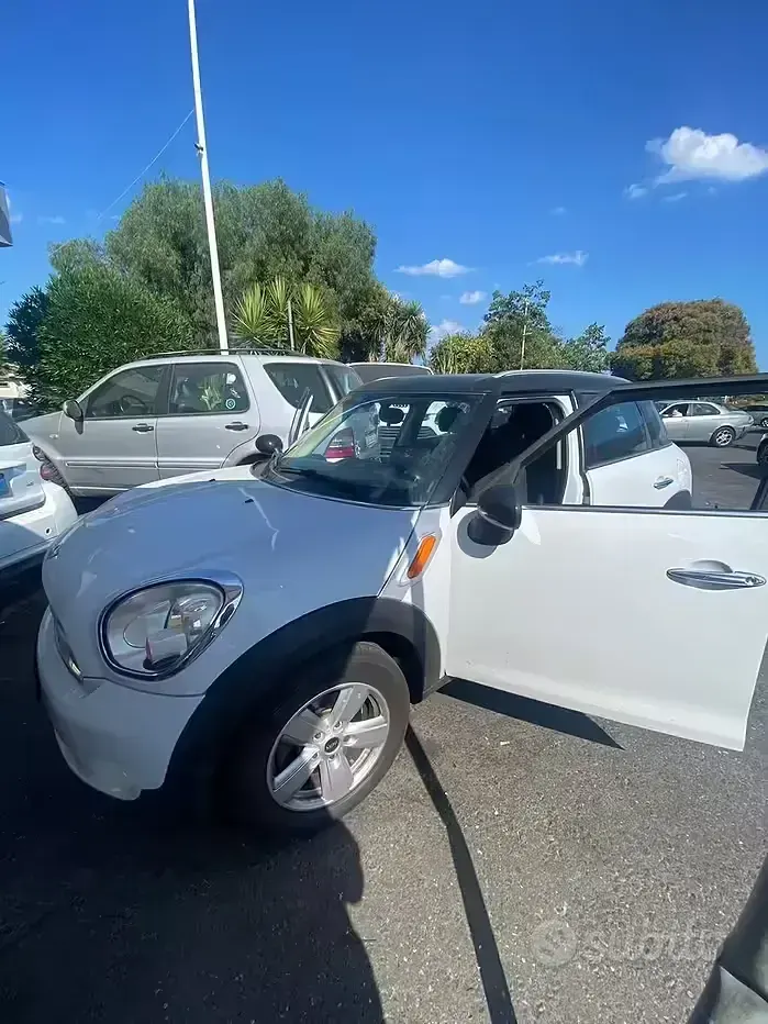 Usata Mini Cooper D 111 CV (81 kW) 2015 Bianco Utilitaria