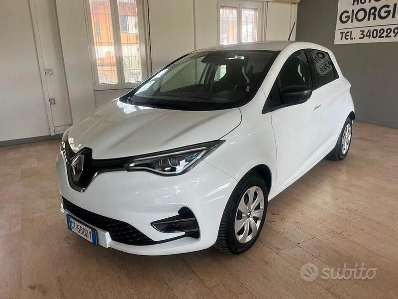 Käytetty Renault Zoe Life 80 kW (109 HP) 2022 Valkoinen Viistoperä