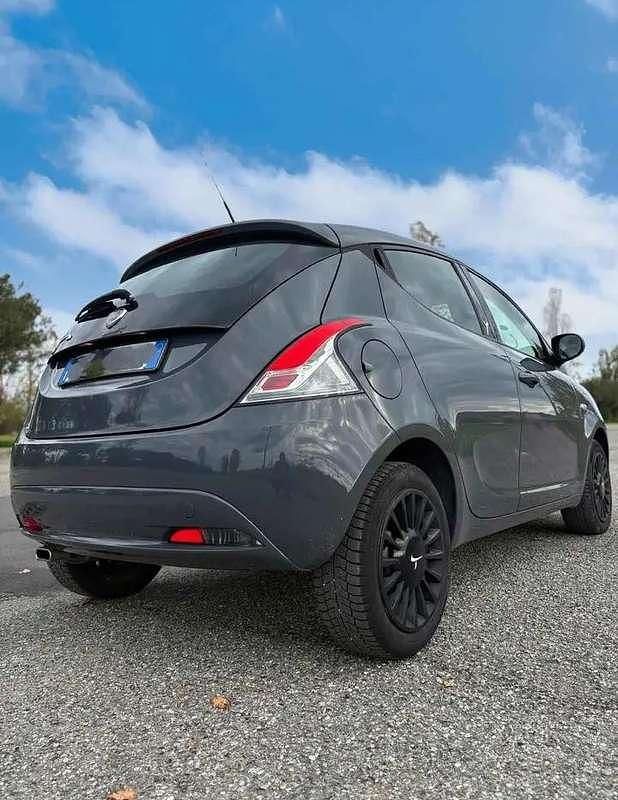 Usata Lancia Ypsilon Gold 95 CV (69 kW) 2014 Utilitaria