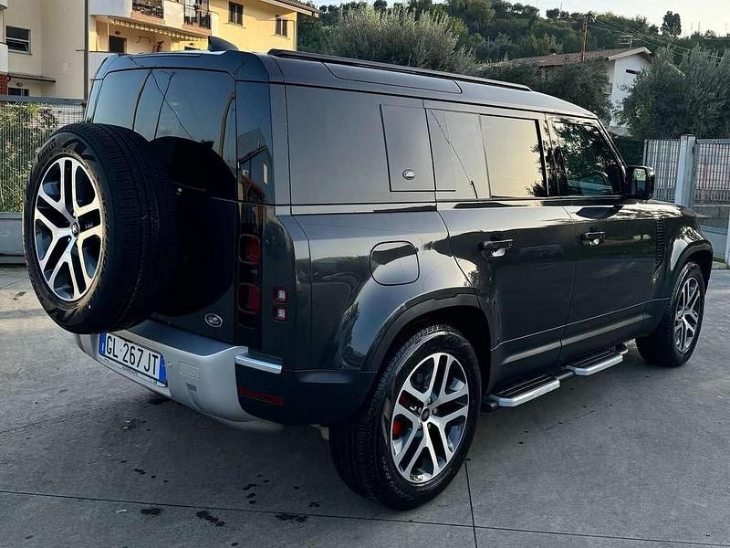 Usata Land Rover Defender SE Dynamic 200 CV (147 kW) 2023 Grigio SUV
