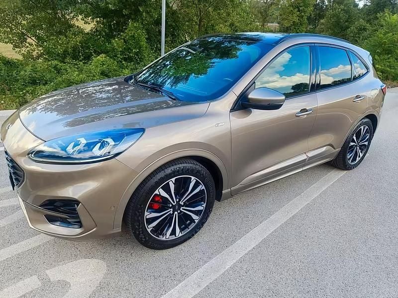 Usata Ford Kuga Titanium X 120 CV (88 kW) 2020 Oro SUV