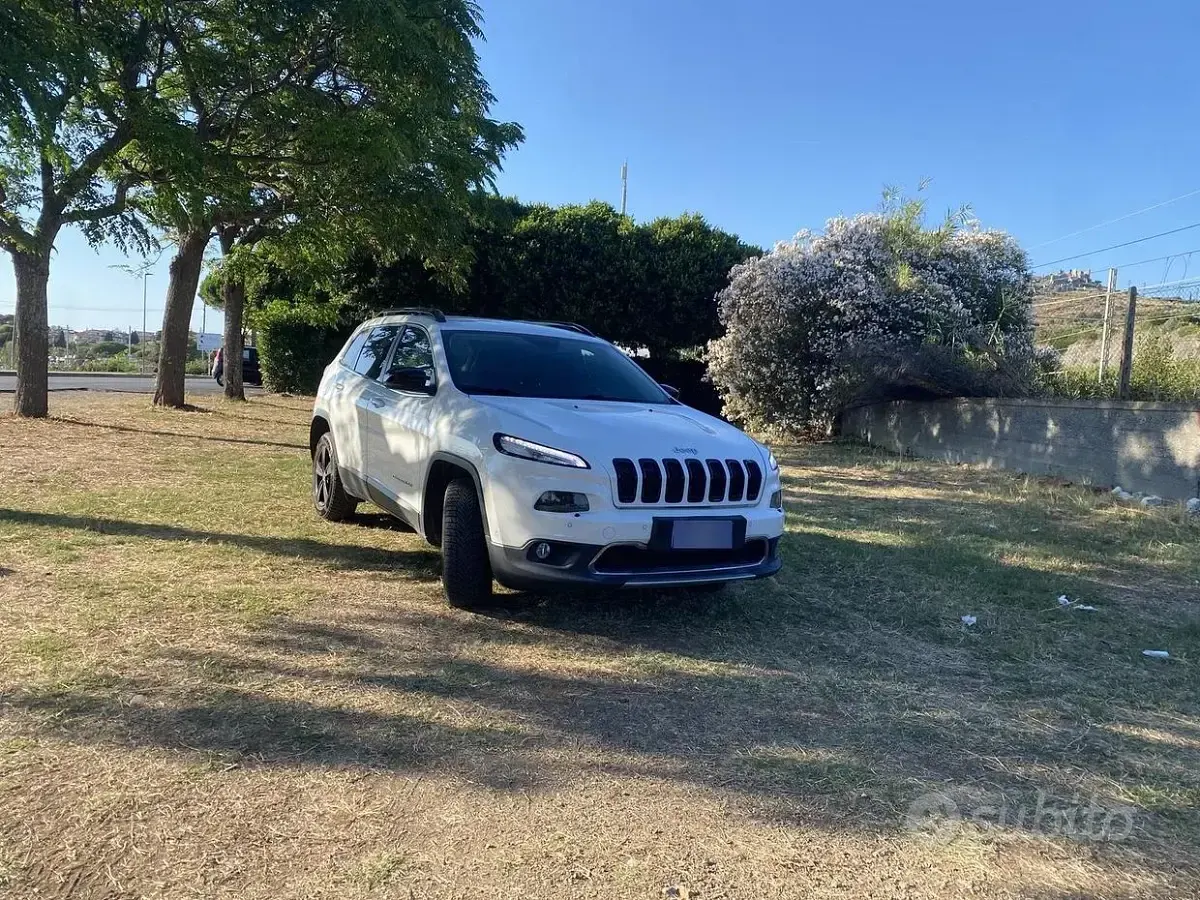Usata Jeep Cherokee Night Eagle 200 CV (147 kW) 2017 Bianco SUV