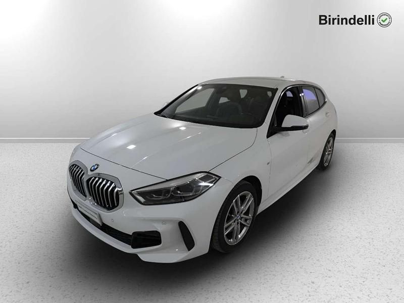 Alpin white pastello Usata 2023 BMW 118 M Sport Due volumi | 25.500 € (Buon prezzo) - Immagine 1/2