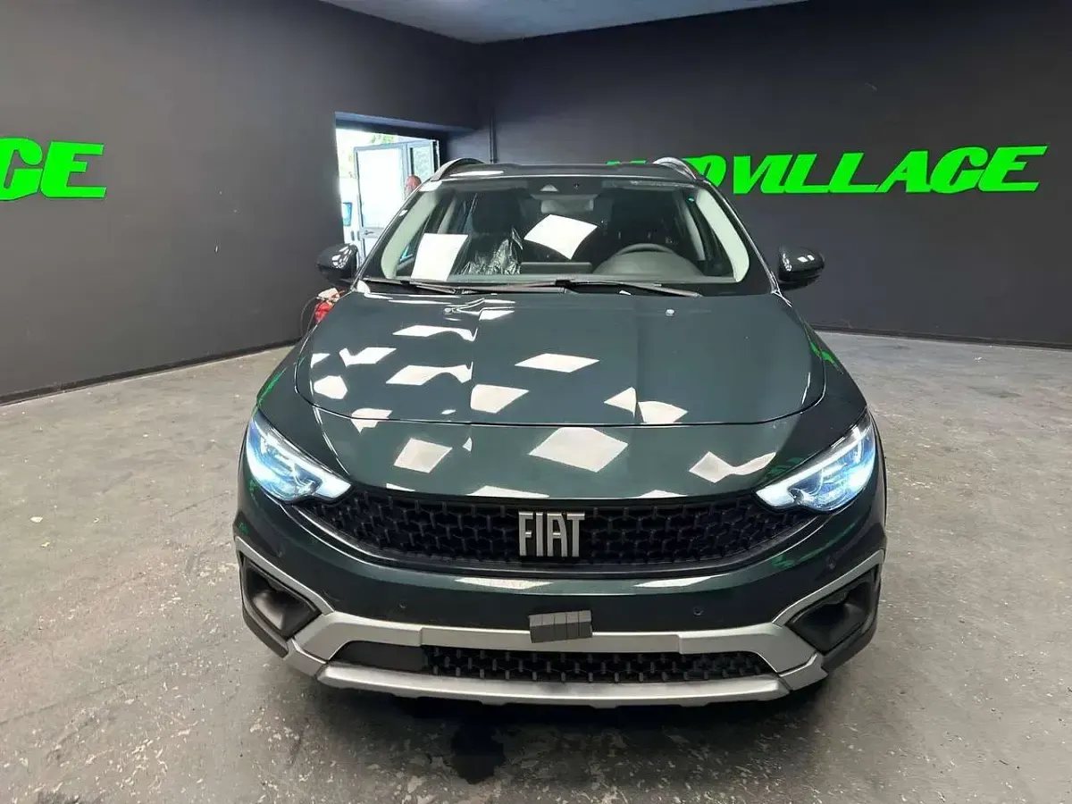 Usata Fiat Tipo Cross 101 CV (74 kW) 2024 Verde Berlina
