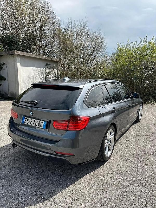 Usata BMW 320 Sport Line 184 CV (135 kW) 2013 Grigio Station wagon