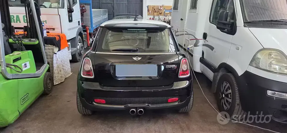 Usata Mini Cooper S 175 CV (128 kW) 2009 Nero Utilitaria