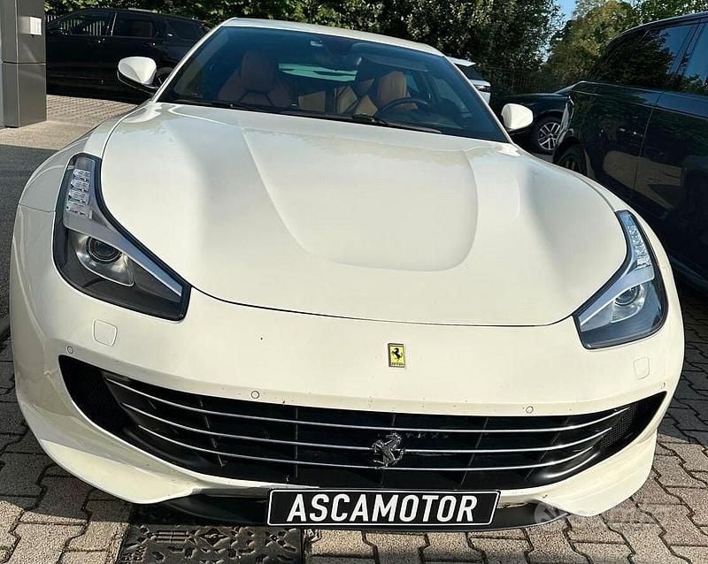Usata Ferrari GTC4Lusso 610 CV (448 kW) 2017 Bianco Station wagon