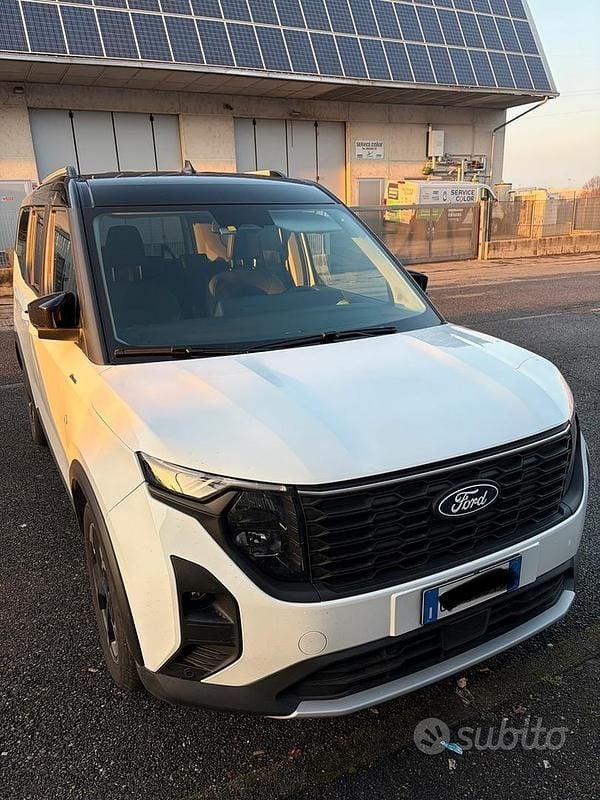Usata Ford Tourneo Courier Active 126 CV (92 kW) 2025 Bianco Monovolume