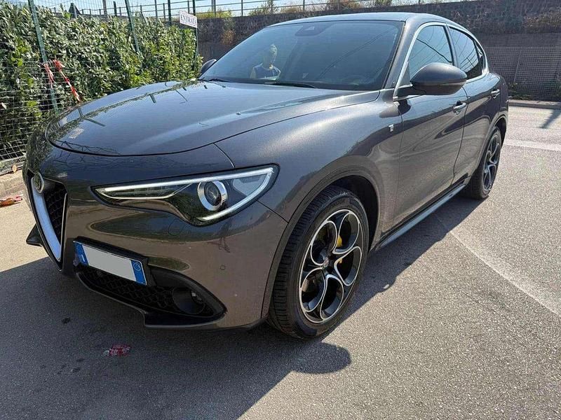Usata Alfa Romeo Stelvio Veloce 210 CV (154 kW) 2021 Grigio scuro SUV