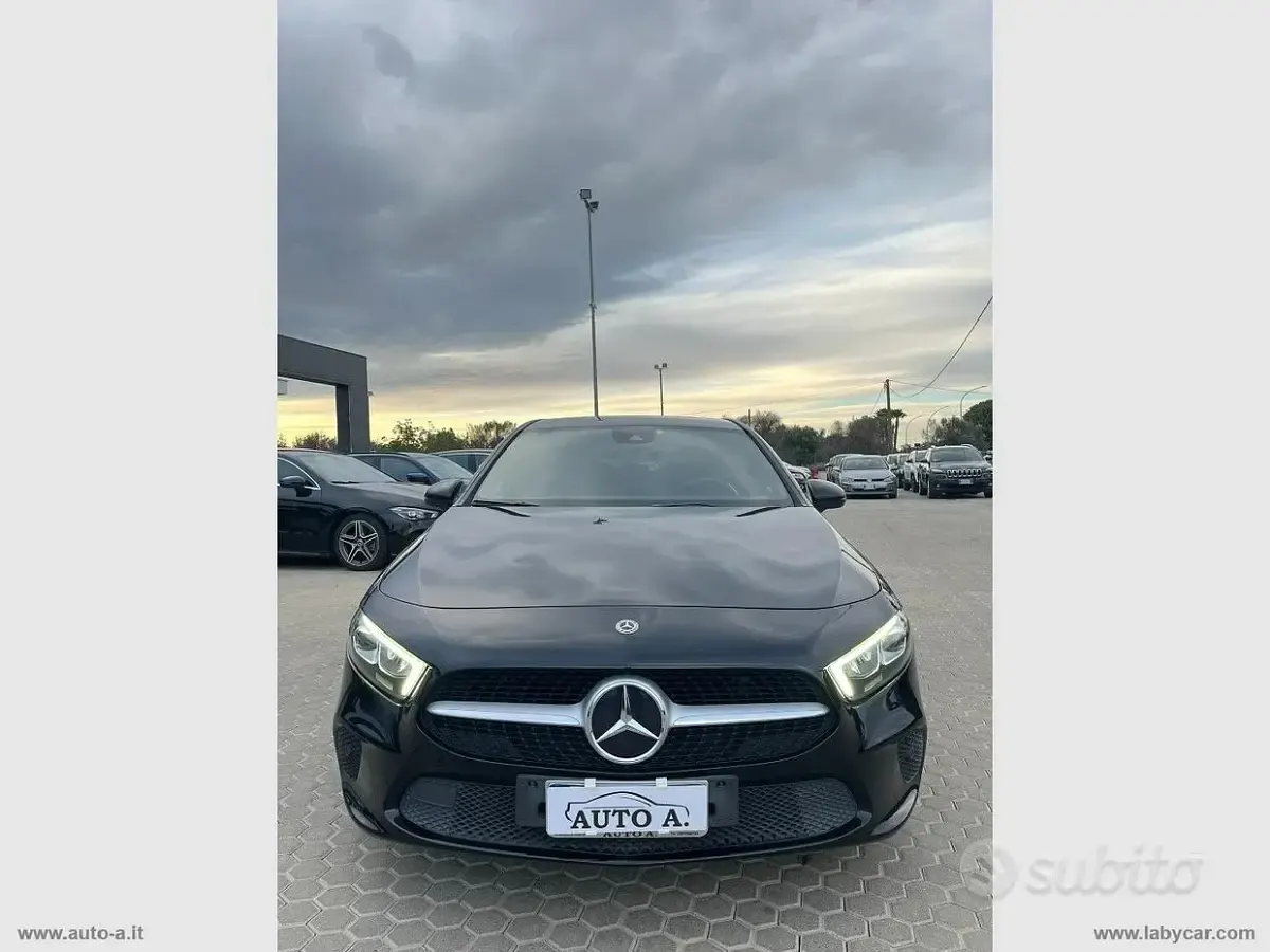 Usata Mercedes A180 Business 116 CV (85 kW) 2020 Nero Berlina
