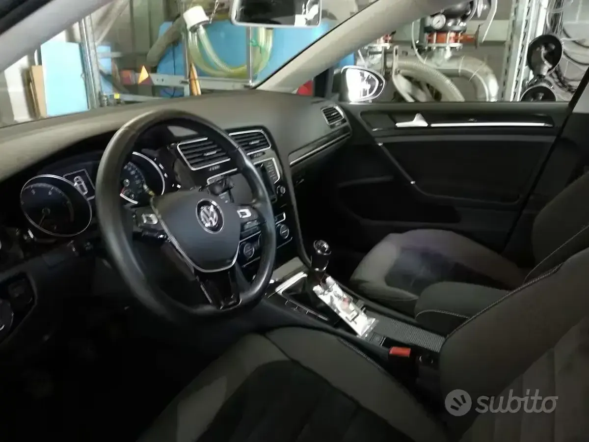 Usata VW Golf VII Highline 110 CV (80 kW) 2014 Grigio Berlina