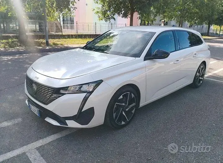 Usata Peugeot 308 131 CV (96 kW) 2022 Bianco Station wagon