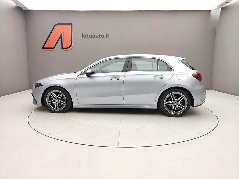 Usata Mercedes A180 AMG Line Premium 136 CV (100 kW) 2025 Argento hightech Utilitaria