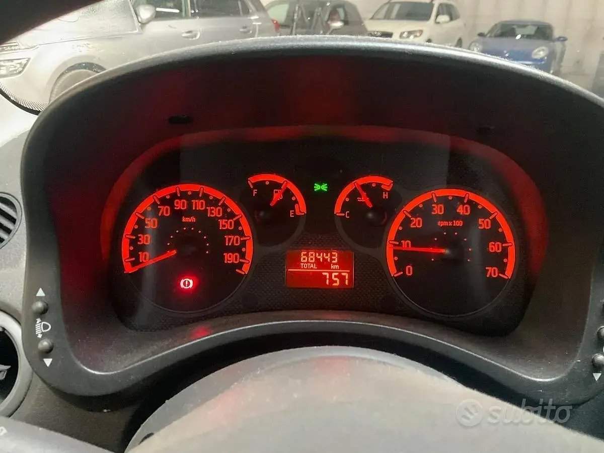 Usata Fiat Panda Dynamic 69 CV (50 kW) 2011 Grigio Utilitaria