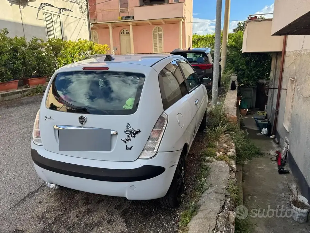 Usata Lancia Ypsilon 60 CV (44 kW) 2005 Utilitaria