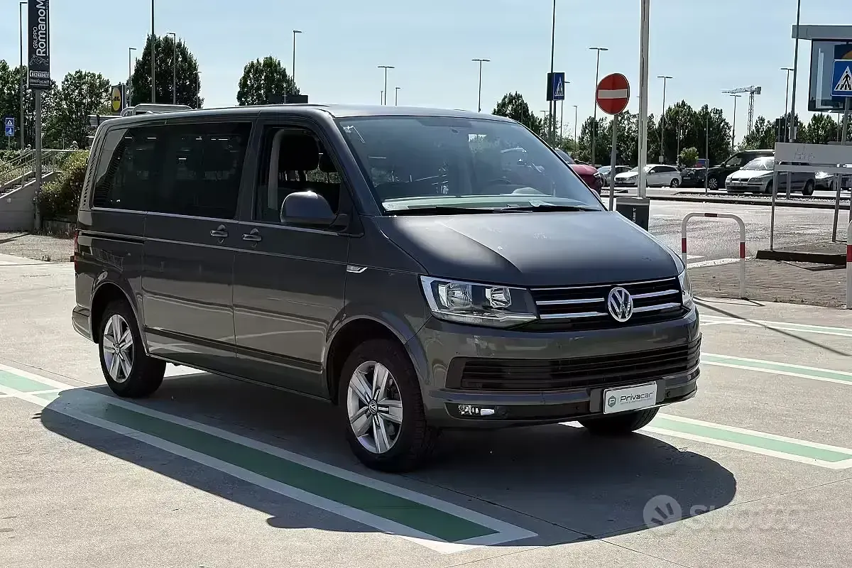 Usata VW Caravelle Comfortline 150 CV (110 kW) 2018 Grigio Furgone