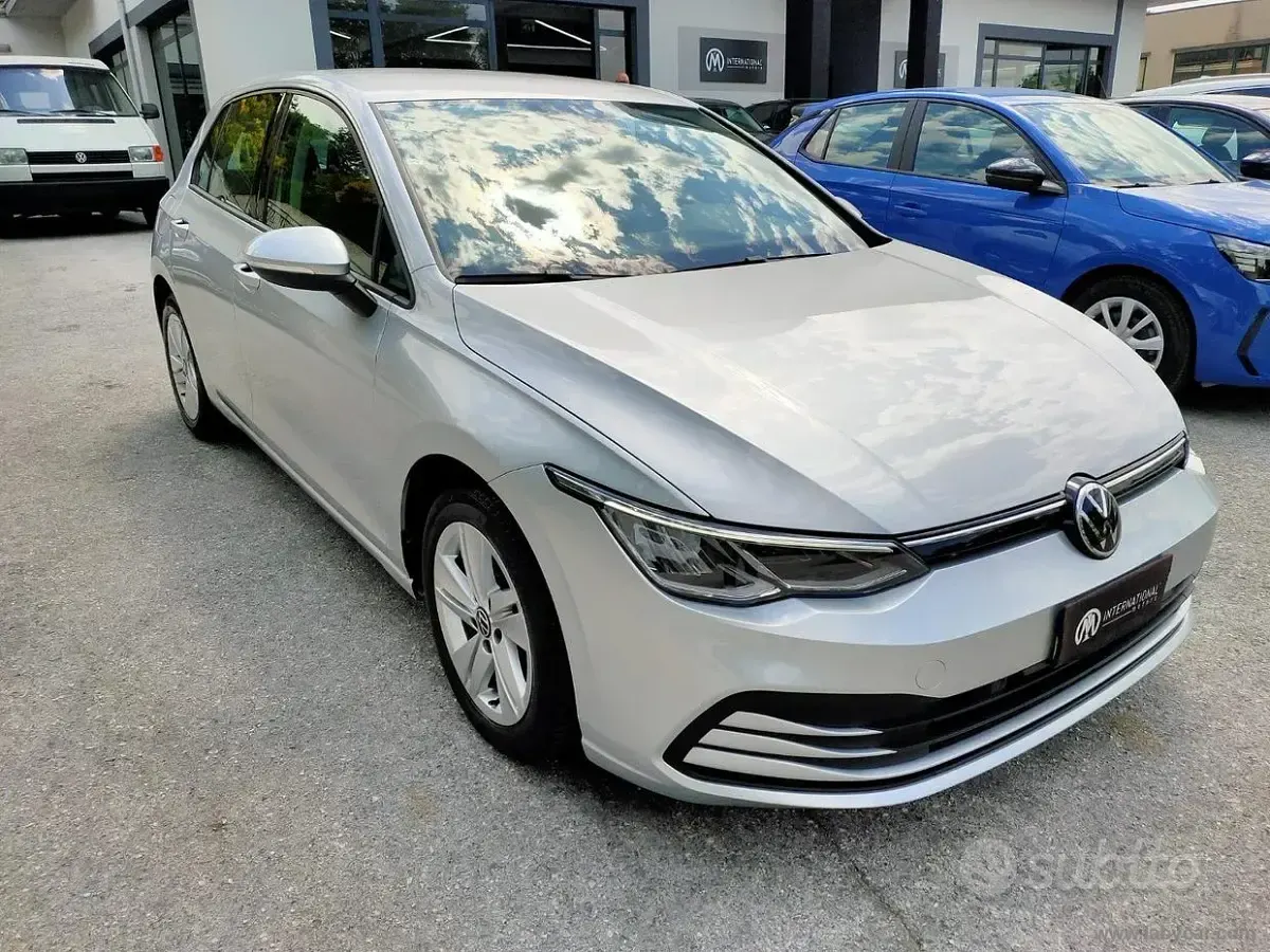 Usata VW Golf VIII Life 110 CV (80 kW) 2021 Berlina