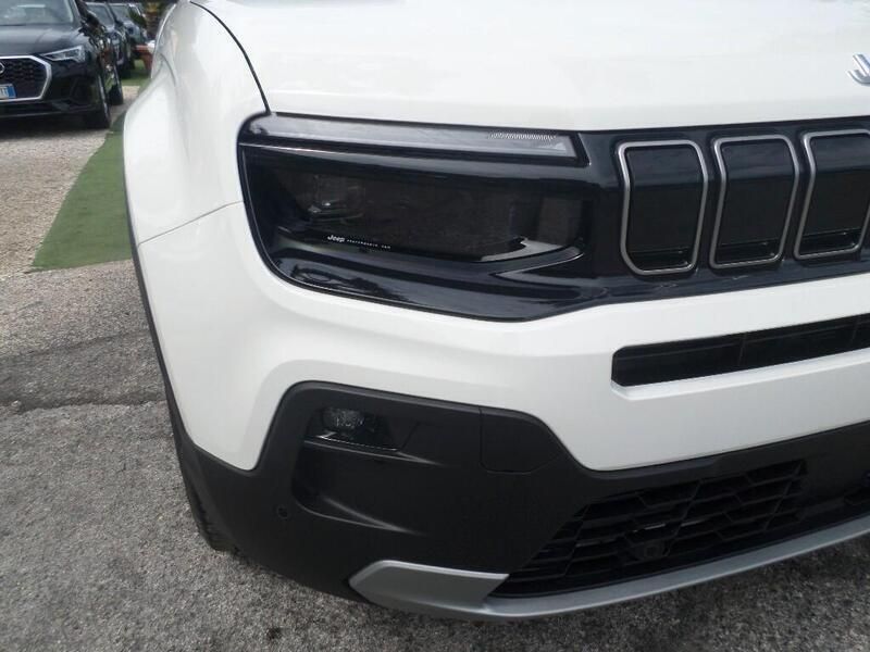 Nuova Jeep Avenger Summit 100 CV (73 kW) 2025 Bianco SUV