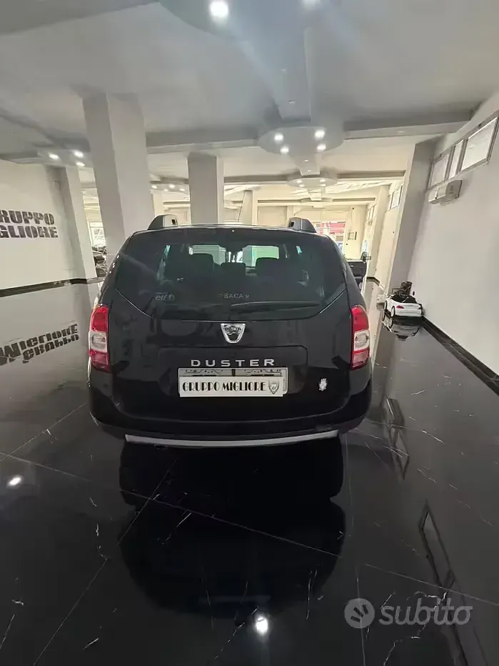 Usata Dacia Duster Lauréate 101 CV (74 kW) 2014 Nero SUV
