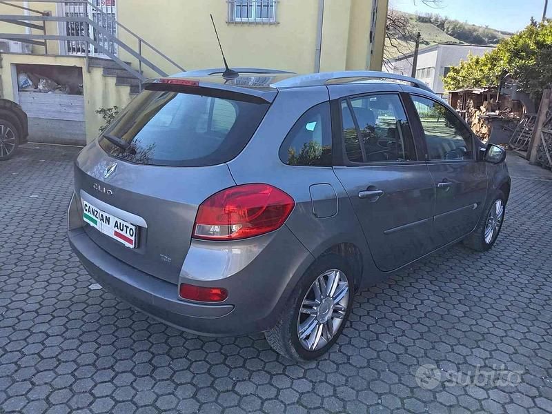 Usata Renault Clio GrandTour 103 CV (75 kW) 2011 Grigio Station wagon
