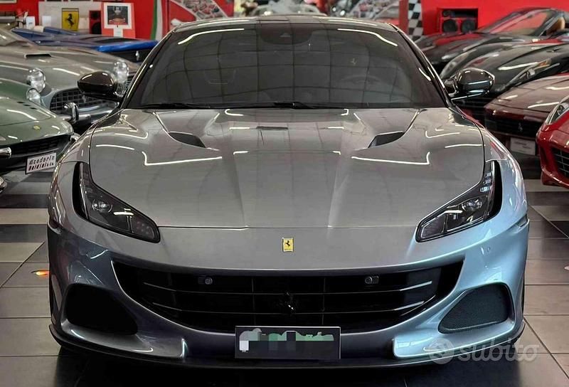 Usata Ferrari Portofino 620 CV (456 kW) 2022 Grigio Cabrio