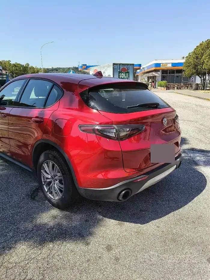 Usata Alfa Romeo Stelvio 160 CV (117 kW) 2023 Rosso SUV