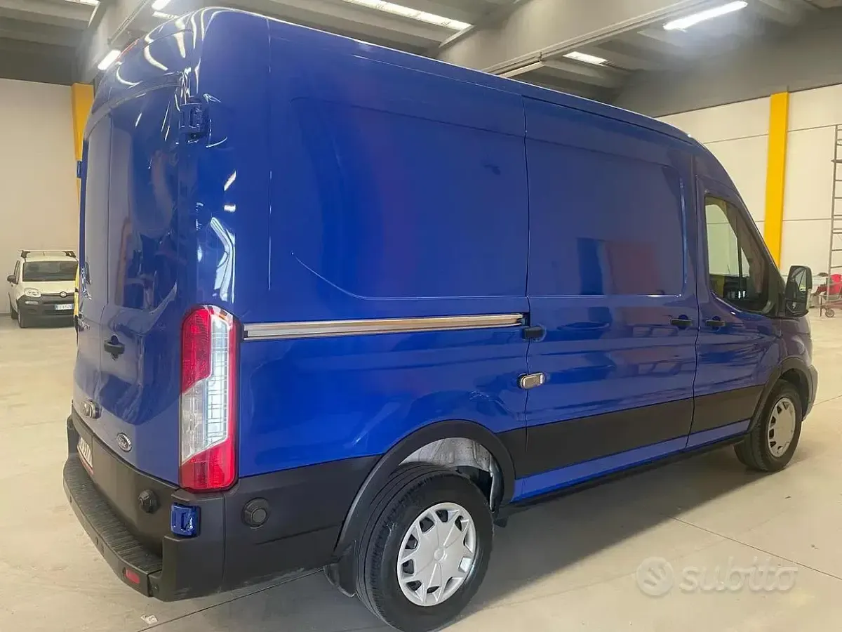 Usata Ford Transit 131 CV (96 kW) 2022 Bluazzurro Furgone